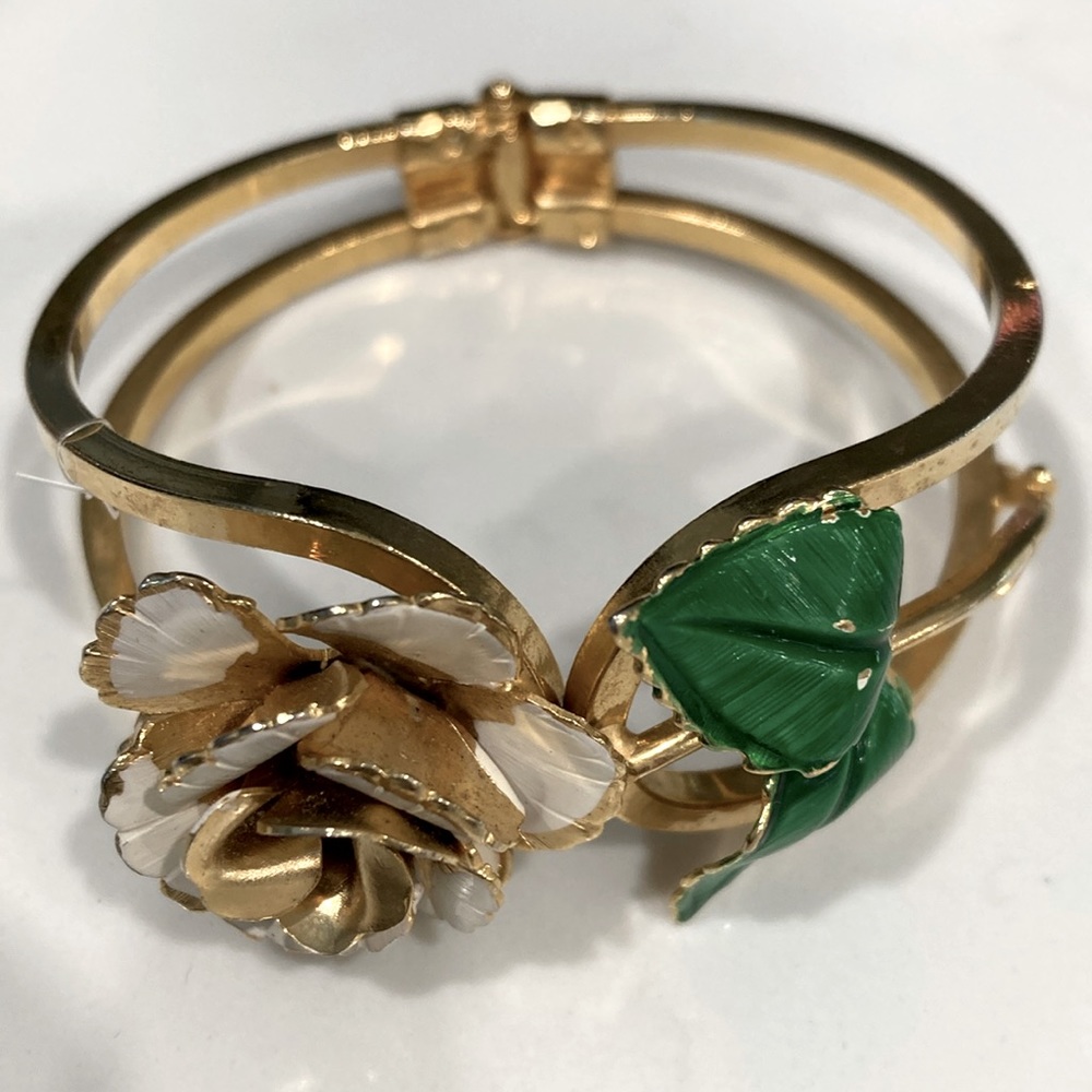Vintage Giovanni Gold Tone Hinged Bracelet Floral Rose & Leaf Design